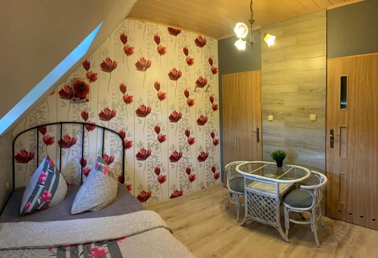 Sewana Pokoje Goscinne I Domki Letniskowe Mikołajki Exterior foto